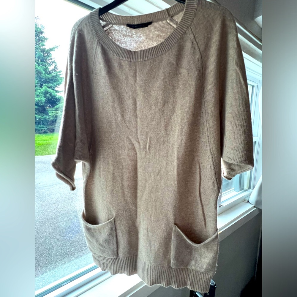 Med BCBG short sleeved wool/cashmere dress